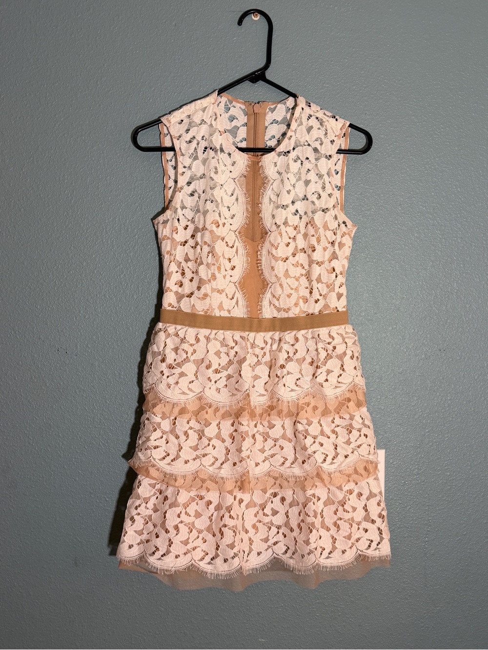 BCBG MaxAzria Sleeveless Lace Tiered Dress